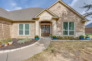 703 Country Club Dr, Joshua, TX 76058 - Photo 5