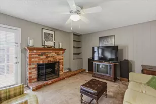 1061 Roaring Springs Rd, Fort Worth, TX 76114 - Photo 7