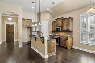 419 San Marcos Dr, Irving, TX 75039 - Photo 7