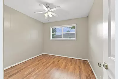 1111 Elmwood Street, Gainesville, TX 76240 - Photo 15