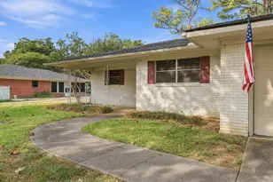1111 Elmwood St, Gainesville, TX 76240 - Photo 7
