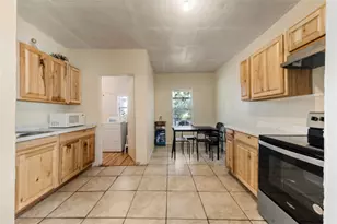 708 S 16th St, Waco, TX 76706 - Photo 9