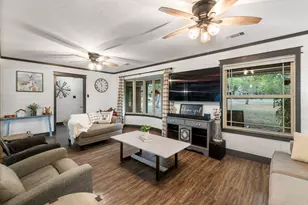 214 De La Cruz St, Weatherford, TX 76085 - Photo 5