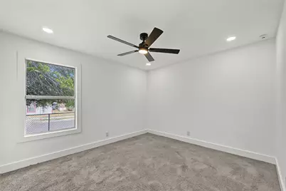 940 E Tucker Street, Fort Worth, TX 76104 - Photo 11