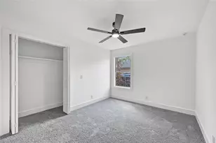 940 E Tucker St, Fort Worth, TX 76104 - Photo 9
