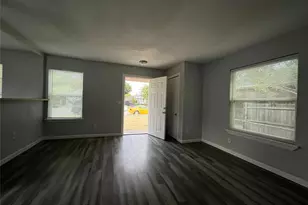 2020 Nomas St, Dallas, TX 75212 - Photo 3