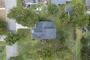 810 Euclid St, Cleburne, TX 76033 - Photo 3