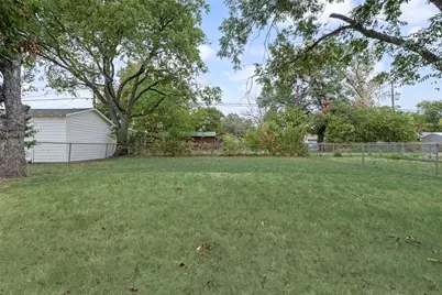 810 Euclid Street, Cleburne, TX 76033 - Photo 23