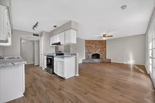7012 Lincolnshire Ln, North Richland Hills, TX 76182 - Photo 5