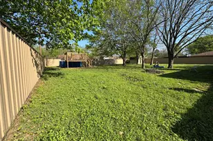 745 42nd St SW, Paris, TX 75460 - Photo 13