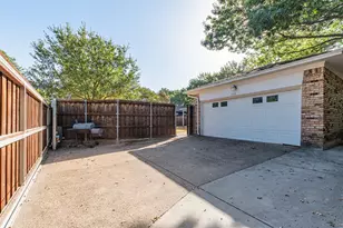 8419 Bocowood Dr, Dallas, TX 75228 - Photo 31