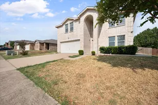 511 Travis Ranch Tr, Arlington, TX 76002 - Photo 3