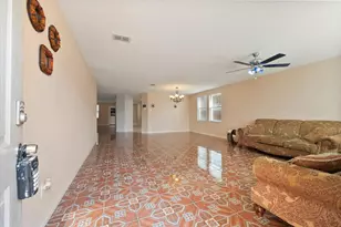 511 Travis Ranch Tr, Arlington, TX 76002 - Photo 5