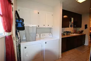 2235 Seville Ct, Dalworthington Gardens, TX 76013 - Photo 11