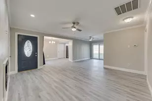 2009 Exeter Dr, Irving, TX 75062 - Photo 9