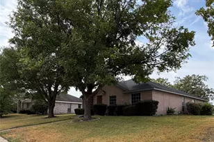 1013 Wentwood Dr, DeSoto, TX 75115 - Photo 3