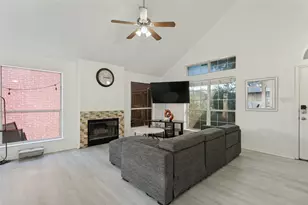 1411 Chinaberry Dr, Lewisville, TX 75077 - Photo 3
