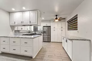 2100 Rockmoor Dr, Edgecliff Village, TX 76134 - Photo 9