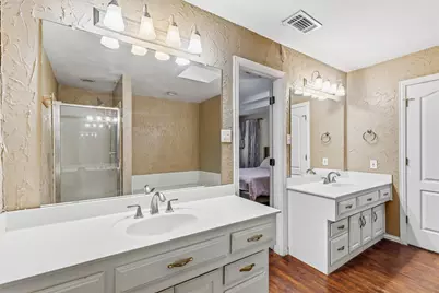 800 Crest Ridge Drive, Irving, TX 75061 - Photo 13
