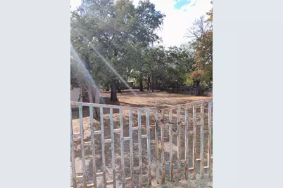 909 Live Oak Street, Lake Bridgeport, TX 76426 - Photo 3