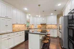 435 Elmwood Rd, Woodway, TX 76712 - Photo 25