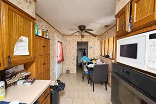 1324 Amherst St, Burkburnett, TX 76354 - Photo 9