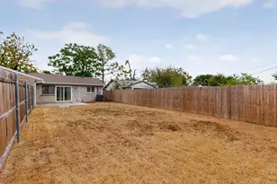 9839 Glengreen Dr, Dallas, TX 75217 - Photo 39