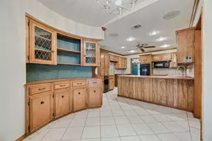 714 W Lamberth Rd, Sherman, TX 75092 - Photo 9