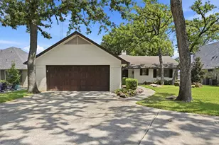 1011 Kiowa Dr W, Lake Kiowa, TX 76240 - Photo 1