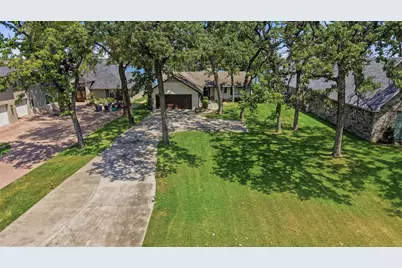 1011 Kiowa Drive W, Lake Kiowa, TX 76240 - Photo 3