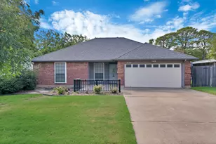 3130 Jewell Dr, Arlington, TX 76016 - Photo 1