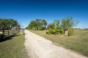 1233 FM901, Collinsville, TX 76233 - Photo 5