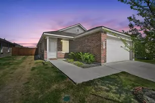 2052 Shady Oaks Dr, Ennis, TX 75119 - Photo 3