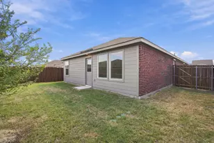 2052 Shady Oaks Dr, Ennis, TX 75119 - Photo 29