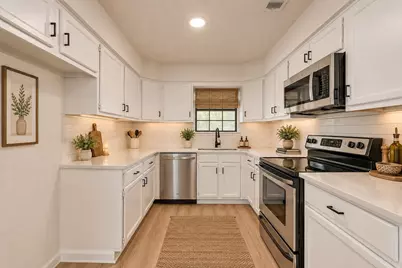 907 Melanie Lane, Keene, TX 76059 - Photo 5