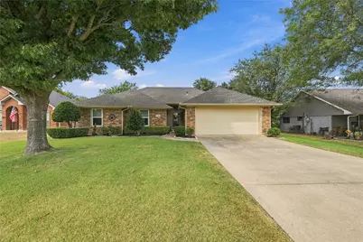 120 Country Drive, Waxahachie, TX 75165 - Photo 1