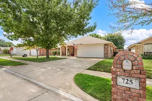 725 Big Willow Dr, Saginaw, TX 76179 - Photo 3