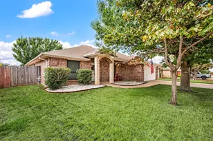725 Big Willow Dr, Saginaw, TX 76179 - Photo 39