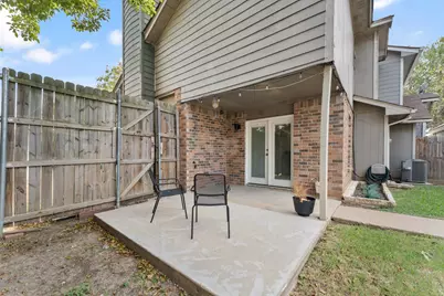 831 Valleybrooke Drive, Arlington, TX 76001 - Photo 23
