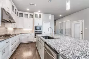 636 Courtyard Ln, Irving, TX 75039 - Photo 11