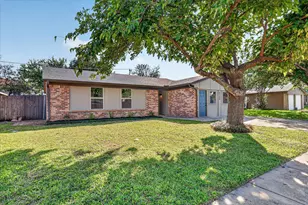6208 Kary Lynn Dr S, Watauga, TX 76148 - Photo 3