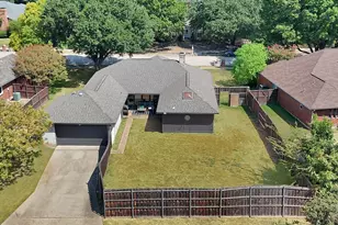 1215 Shawnee Trail, Carrollton, TX 75007 - Photo 29