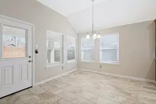 5816 Windy Meadow Ln, Grand Prairie, TX 75052 - Photo 11