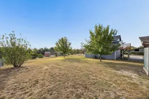 273 Greenview Ln, Van Alstyne, TX 75495 - Photo 25