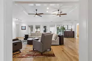 9020 Glen Springs Dr, Dallas, TX 75243 - Photo 9