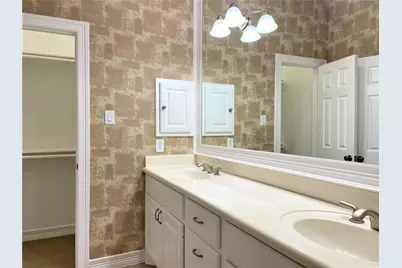 2480 Worthington Street, Dallas, TX 75204 - Photo 11