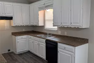 4901 Dax Dr, Fort Worth, TX 76135 - Photo 7