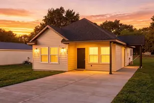 105 Oak Ridge Rd, Mabank, TX 75156 - Photo 1