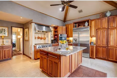 9812 Canyon Crest Circle, Irving, TX 75063 - Photo 5