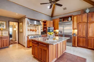 9812 Canyon Crest Cir, Irving, TX 75063 - Photo 5
